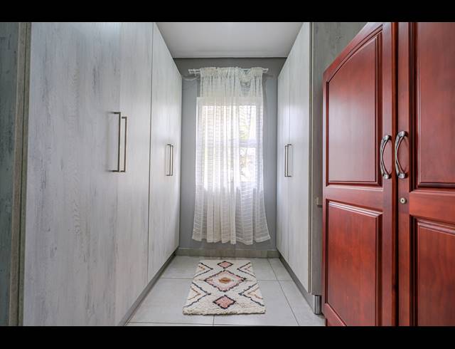 4 BEDROOM DUPLEX FOR SALE IN RED HILL